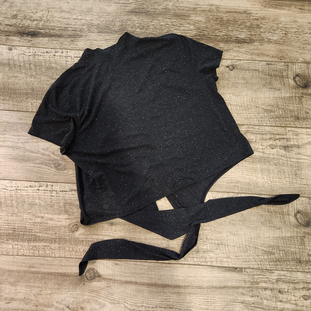 Lululemon Tie Mock Neck Crop Top Black White Speckle Medium